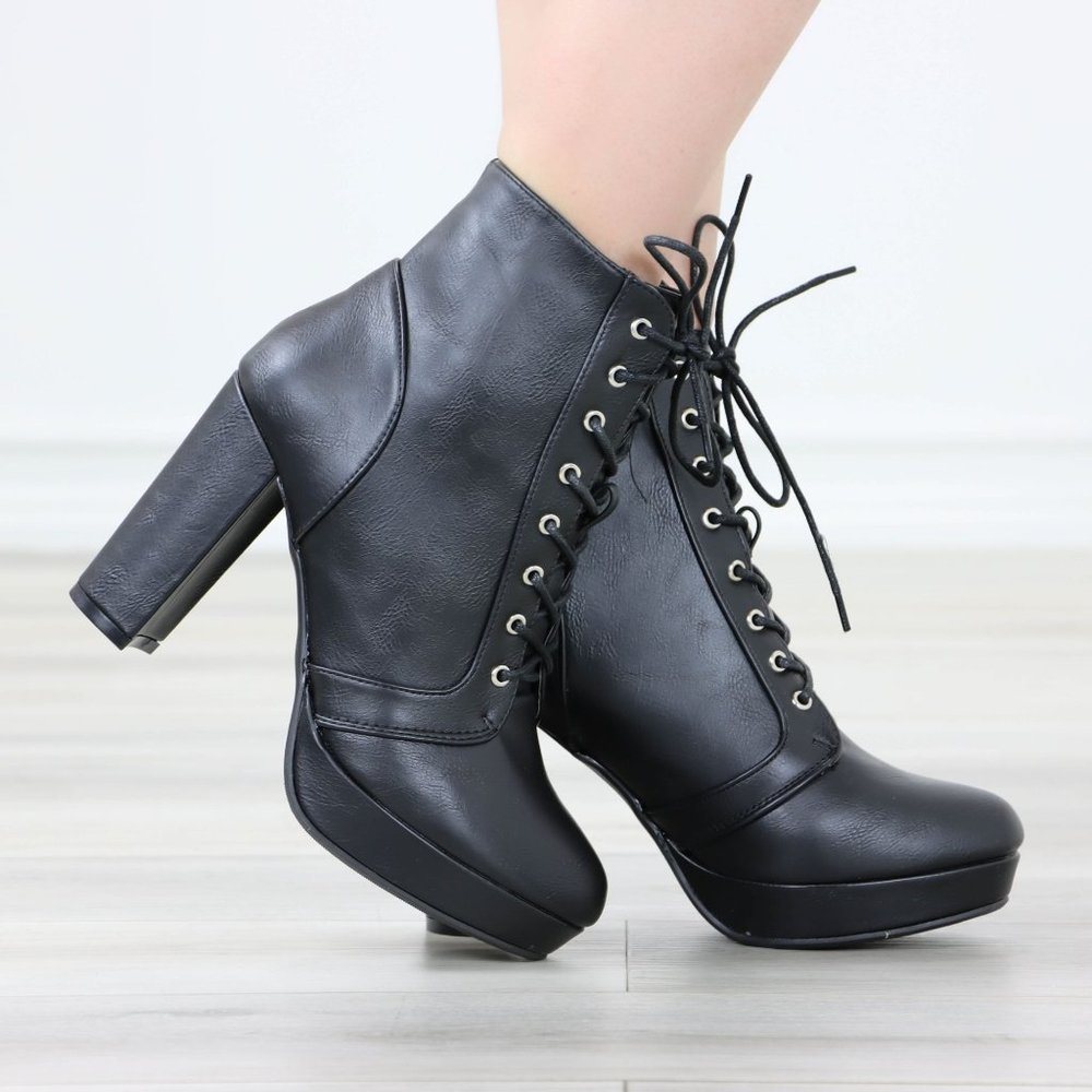 Black Ankle Boots Chunky Lug Block Heel Synthetic Leather Round Toe - Picture 4 of 12